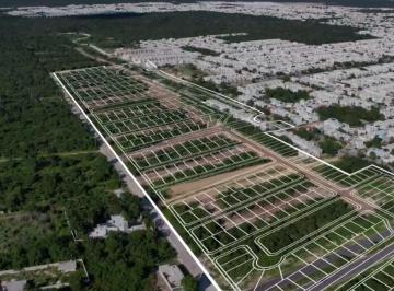 Terreno / Lote · Terreno Comercial en Venta Cerca de La Américas