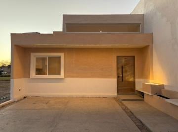 Casa · 152m² · 2 Recámaras · 2 Estacionamientos · Casa en Venta de un Piso Al Norte en La Concepción Zona Bosques 13lc