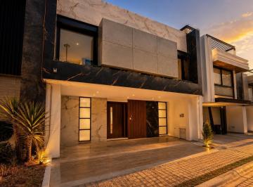 Casa · 284m² · 4 Recámaras · 2 Estacionamientos · Casa en Venta en Lomas de Angelopolis III, Cascatta, Parque Veracruz