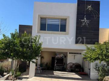 Casa · 225m² · 3 Recámaras · Casa en Venta en Fraccionamiento Berna en Chihuahua, Chih.