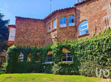 Casa · 650m² · 5 Recámaras · 9 Estacionamientos · Exclusiva Casa en Tlalpuente