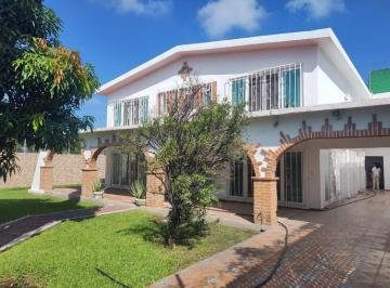 Casa · 350m² · 4 Recámaras · 4 Estacionamientos · Casa en Cuautla Morelos