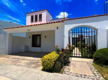 Casa · 219m² · 3 Recámaras · 3 Estacionamientos · Casa de un Piso en Cumbres del Lago Juriquilla, Querétaro