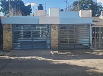 Casa · 186m² · 4 Recámaras · 2 Estacionamientos · Casa Renta Jardines Alcalde, La Normal, Guadalajara