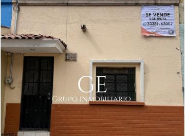 Casa de 4 habitaciones, Guadalajara · Casa en Venta con Uso Comercial, Ideal Para Bodega en Col. El Fresno