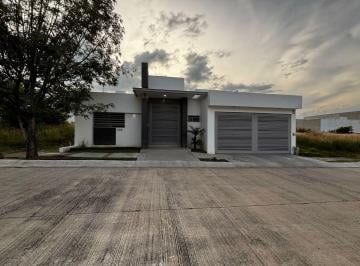 Casa de 3 habitaciones, León · Casa en Venta de un Piso en Cañada del Refugio Sur con 3 Recamaras