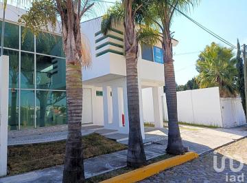 Casa · 230m² · 3 Recámaras · 2 Estacionamientos · Casa en Renta Fracc. Campestre del Valle