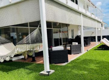 Casa · 240m² · 3 Recámaras · 5 Estacionamientos · Casa en Fraccionamiento en Burgos Bugambilias Temixco - Task - 77 - Fr