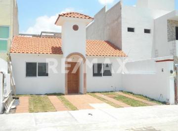 Casa · 132m² · 3 Recámaras · 3 Estacionamientos · Casa de un Piso en Venta - (4)