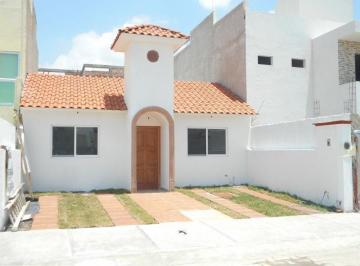 Casa · 132m² · 3 Recámaras · 3 Estacionamientos · Casa de un Piso en Venta - (4)