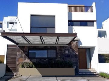 Casa · 364m² · 3 Recámaras · 2 Estacionamientos · Casa en Venta en Lomas de Juriquilla - (4)