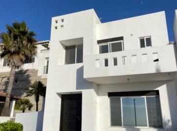 Casa de 3 habitaciones, Tijuana · Casa con 3 Recámaras en Venta en Puesta del Sol Playas de Tijuana a Minutos de Garita San Ysidro