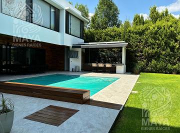 Casa · 580m² · 4 Recámaras · Casa en Venta - Campanario - Querétaro