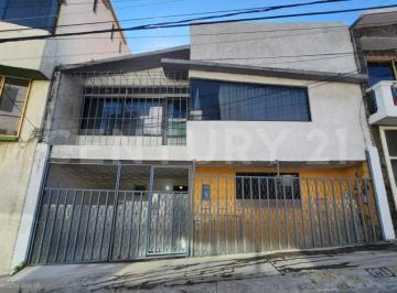 Casa · 227m² · 4 Recámaras · 1 Estacionamiento · Casa en Venta en Pedregal de Atizapán, Atizapán de Zaragoza, Estado de México.