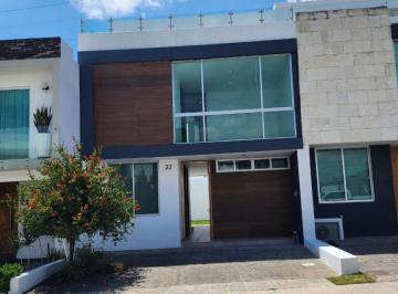 Casa de 3 habitaciones, Zapopan · Preciosa Casa en Venta en Valle Imperial