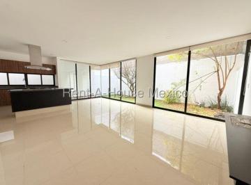 Casa de 3 habitaciones, El Marqués · Venta - Zibatá. Casa con 3 Recámaras, Área de Tv, Amenidades