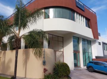 Edificio , Zapopan · Excelente Edificio en Venta con Local Comercial y Area de Oficinas Cerca del Parque Metropolitano.