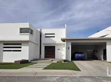 Casa · 300m² · 3 Recámaras · 2 Estacionamientos · Casa en Renta, Misión de Los Lagos, Cd. Juárez, Chihuahua, Cp 32668