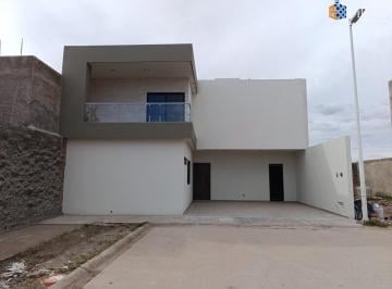 Casa · 211m² · 3 Recámaras · 2 Estacionamientos · Casa en Venta en Frac La Sauceda Privada Residencial Durango