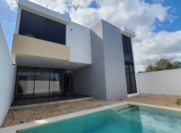 Casa · 350m² · 4 Recámaras · 4 Estacionamientos · Venta Casa de Lujo 4 Recamaras con Recámara en Planta Baja y Alberca Temozón Norte No en Privada