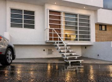 Casa · 118m² · 3 Recámaras · 2 Estacionamientos · Casa en Venta en Cuesta Bonita, 3 Recámartas, 2.5 Baños, Gran Ubicación
