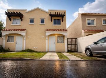 Casa · 92m² · 2 Recámaras · 1 Estacionamiento · Casa en Venta en Puerta del Sol, Hermosa y Acogedora, Oportunidad!