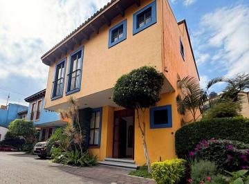 Casa en condominio de 3 habitaciones, Coyoacán · Casa en Fraccionamiento Privado a Minutos de Coyoacán con Arquitectura Pintoresca