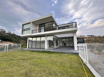 Casa · 720m² · 3 Recámaras · 6 Estacionamientos · Espectacular Casa en Venta en Bosque Real