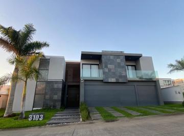 Casa · 390m² · 3 Recámaras · 3 Estacionamientos · Casa - Punta Tiburón