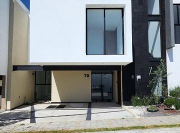 Casa · 250m² · 3 Recámaras · 2 Estacionamientos · Casa en Venta en Venta Parque Veracruz Lomas de Angelópolis