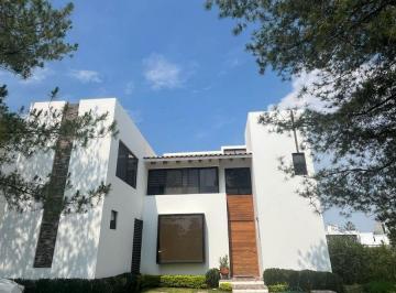 Casa de 3 habitaciones, León · Casa en Venta en La Campiña del Bosque con 3 Recamaras 4 Baños 3 Estacionamientos