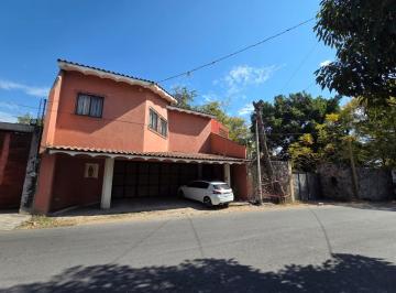Casa · 4600m² · 1 Recámara · 8 Estacionamientos · Hermosa Casa Jardín Eventos, Jiutepec