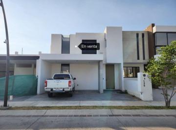 Casa de 4 habitaciones, León · Casa en Venta en El Mayorazgo con 4 Recamaras 4 Baños