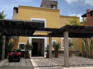 Villa · 190m² · 3 Recámaras · Hermosa Villa en Fraccionamiento Capilla de Piedra
