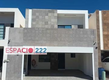 Casa de 3 habitaciones, Chihuahua · En Venta Bonita y Espaciosa Casa en Fracc. Viñedos $3'450,000