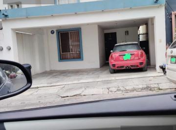 Casa · 145m² · 3 Recámaras · 1 Estacionamiento · De Oportunidad Casa en Venta