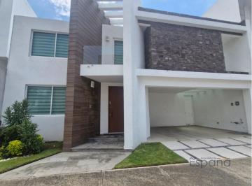 Casa de 5 habitaciones, San Andrés Cholula · Casa en Venta en Clúster El Deseo, Lomas de Angelópolis, Puebla