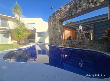 Casa · 457m² · 3 Recámaras · 4 Estacionamientos · Casa - Los Volcanes