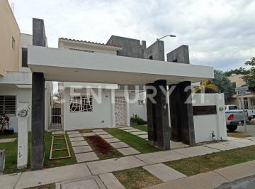 Departamento · 112m² · 3 Recámaras · 1 Estacionamiento · Gran Casa en Esquina en Renta