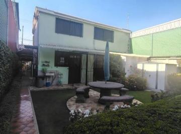Casa de 4 habitaciones, Naucalpan de Juárez · Casa en Renta en Satélite, Zona Azúl con Uso de Suelo Comercial.