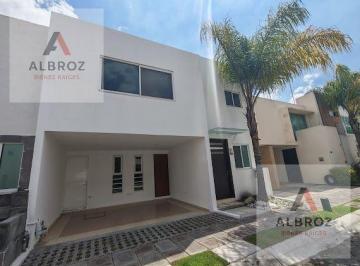 Casa · 3 Recámaras · 2 Estacionamientos · Casa en Venta