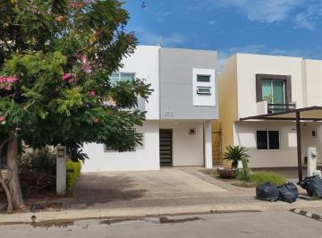 Casa · 150m² · 3 Recámaras · 2 Estacionamientos · Casa en Venta Valle Alto Priv. Caspio