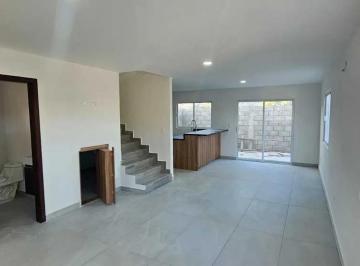 Casa de 3 habitaciones, Tijuana · En Venta Espaciosa Casa con Amplio Patio, Acepta Crédito Hipotecario.