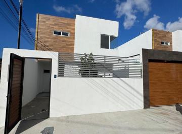 Casa de 3 habitaciones, Tijuana · En Venta Espaciosa Casa con Amplio Patio, Acepta Crédito Hipotecario.