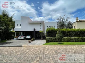 Casa · 440m² · 3 Recámaras · 4 Estacionamientos · Casa - Club de Golf Los Encinos