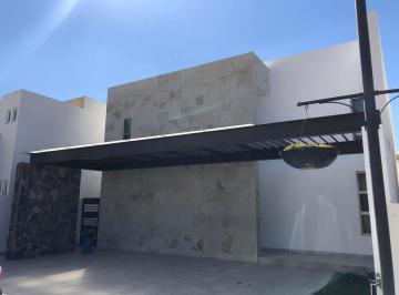 Casa · 260m² · 3 Recámaras · 3 Estacionamientos · Casa en Venta en Mayorzgo Residencial, León Guanajuato