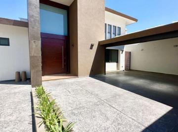 Casa de 3 habitaciones, León · Casa en Venta de un Piso en Balcones del Campestre con 3 Recamaras