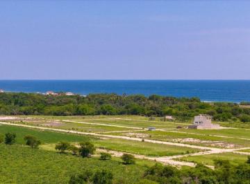 Terreno / Lote , San Pedro Mixtepec · Terreno de 250 m² en Venta a 200 m de Playa y 10 Minutos del Aeropuerto Internacional de Puerto