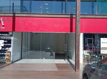 Local comercial · 50m² · Local en Renta Plaza Lua en Ricardo Margáin San Pedro Garza García