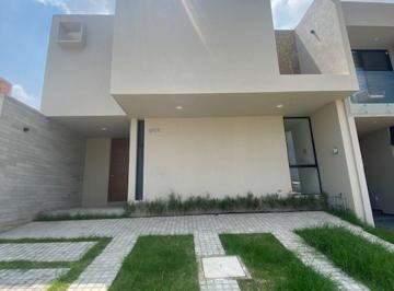Casa en condominio de 3 habitaciones, Zapopan · Casa en Venta en Coto Griego en Valla Imperial